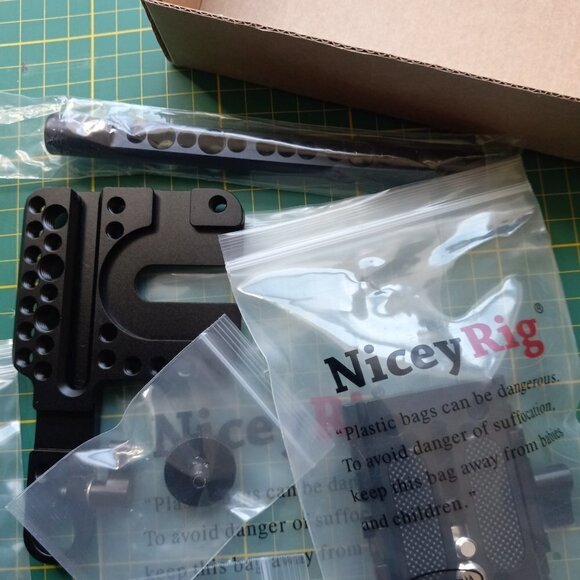 NiceyRig Camera Baseplate Kit BMPCC 305 with Manfrotto Adapters 15ml Rod, Wrench - Picture 1 of 13
